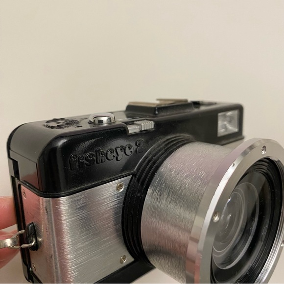 Lomography Fisheye 2 Film Camera 35mm - Picture 3 of 8